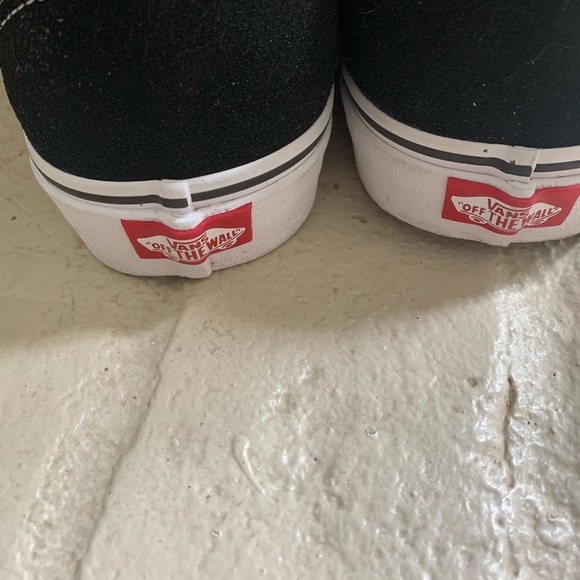 Black Men’s Vans Size 11 - Picture 3 of 5